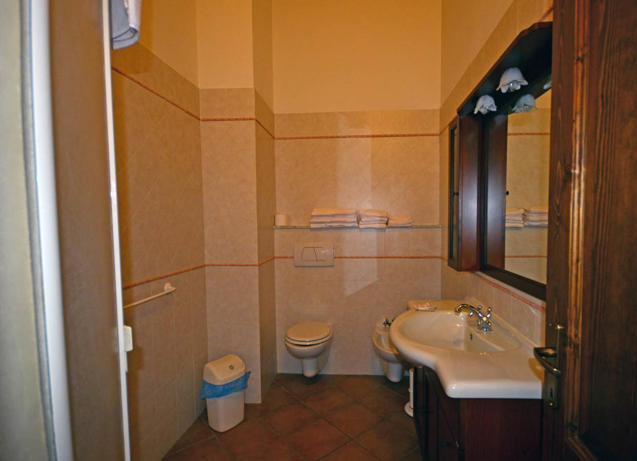 Agriturismo L'Imposto Pomarance Buitenkant foto